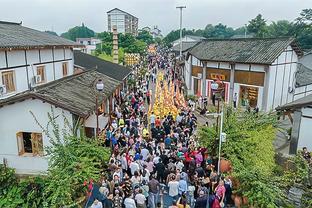 格雷茨卡：很难解释为何惨败法兰克福，踢曼联时要展现不同的面貌